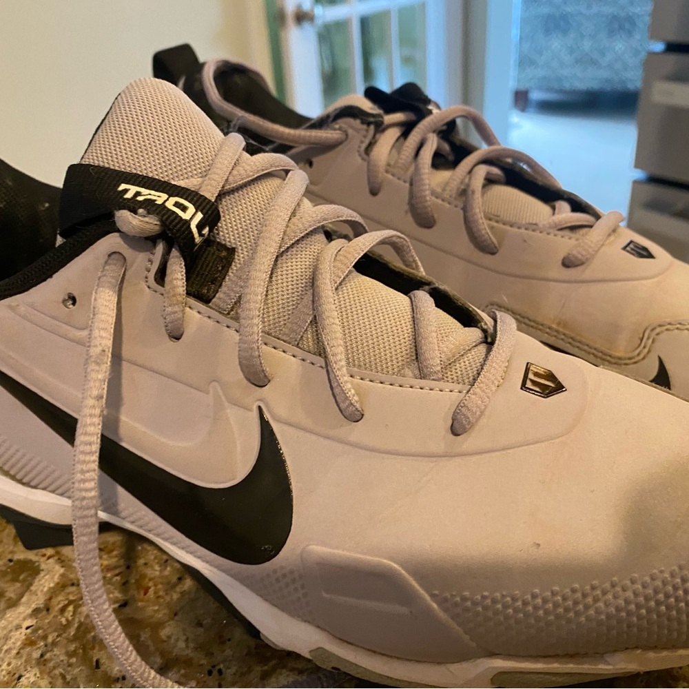 Nike Mike Trout Baseball Cleats - Light Gray and Black - Picture 2 of 10